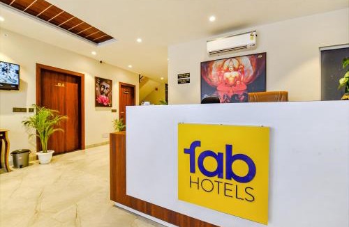 Malviya Nagar Hotel | FabHotel Pravaasam Residency