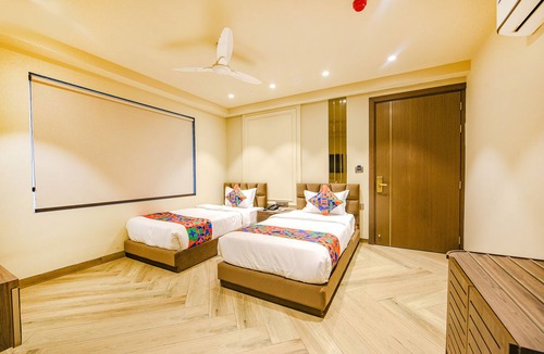 Janakpuri Hotel | FabHotel Prime Elite Janakpuri