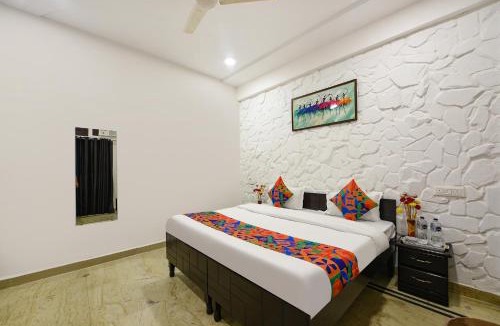 Noida Hotel | FabHotel Silver Stone