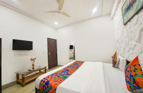 Noida Hotel | FabHotel Silver Stone
