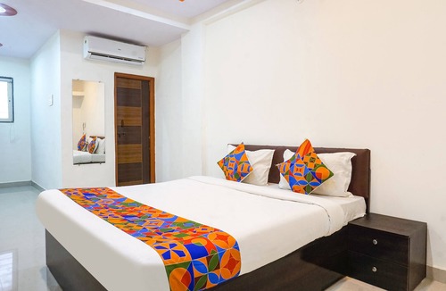Rajgurunagar Hotel | FabHotel Surya I Pune