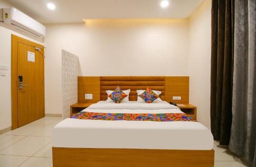 Rau Hotel | FabHotel The Gravity Inn