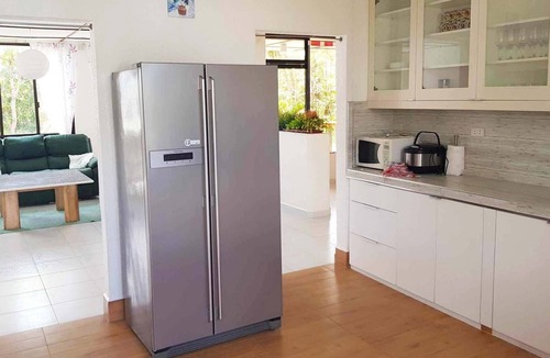 Tawala Apartment | Fabulous 4-bedroom penthouse close to Alona Beach. Pool, AC, gated, 24/7 guards