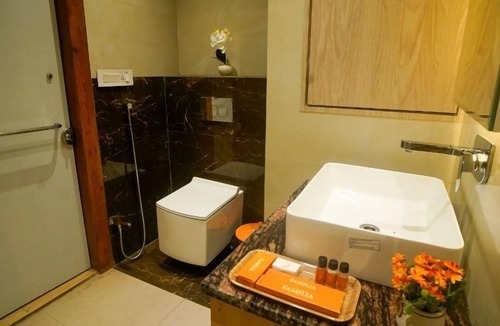 Alambagh Hotel | Familia Hotel and Banquets