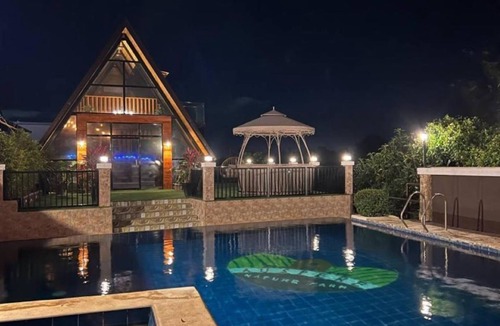 Canlubang Villa | Family Suite with Balcony - CD NatureView