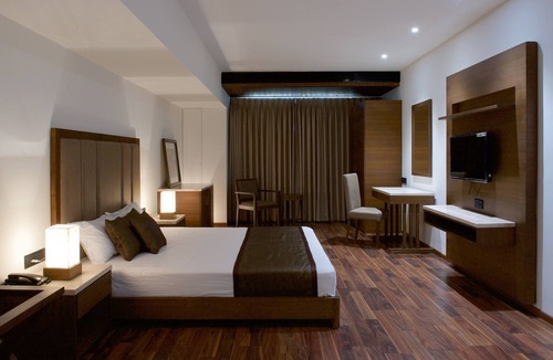Ahmedabad Hotel | Five Petals Hotel & Banquets