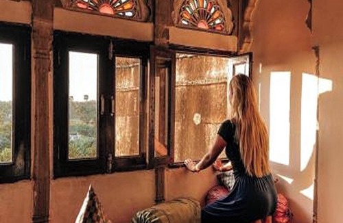 Bhinai Hotel | Fort Barli
