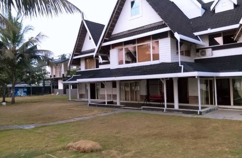 Kumbalam Resort | Fortuna River Banks