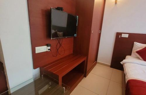 Thiruvananthapuram Hotel | Four Squares Inn, Technopark phase 3