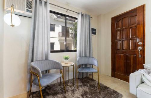 Cebu House | Furnished 3BR Townhouse Near Cebu IT Park with Parking, Fast WiFi, Netflix and More