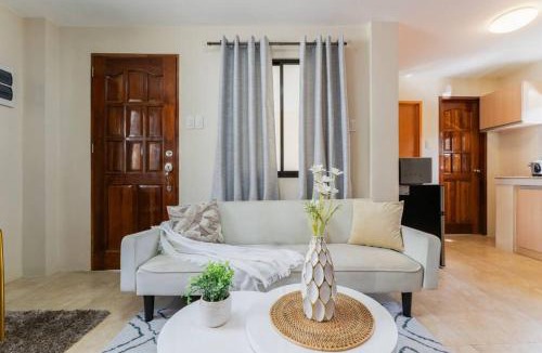 Cebu House | Furnished 3BR Townhouse Near Cebu IT Park with Parking, Fast WiFi, Netflix and More