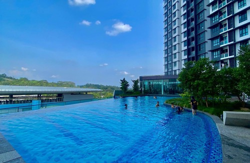 Kampung Bukit Dukong Condo | FZ Homestay @ Parkland Cheras : linked with MRT to Bukit Bintang & KL City.