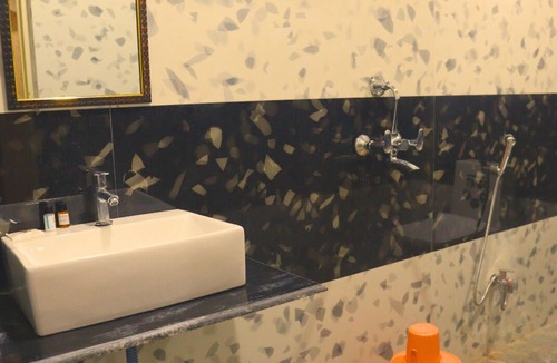 Allahabad Hotel | GANGA RIVERFRONT ROOMS AND BANQUET