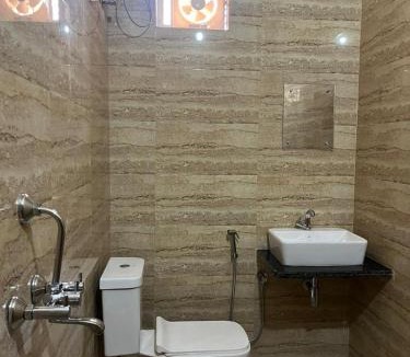 Uchiyarda House | Garh Madan Heritage Hotel