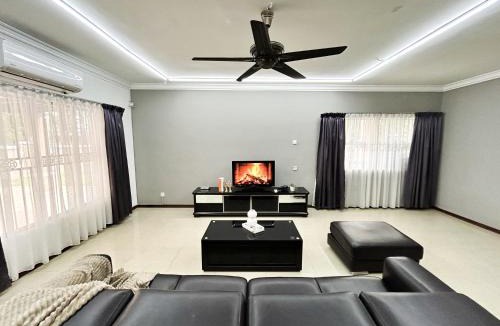 Kuala Lumpur Villa | Gathering Corner House with 6 Rooms upto 16Pax by Manhattan Group