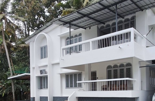 Kottayam House | Genesis Spaces 12 guests, 6 bedrooms, 4 AC+ 2 non AC bedrooms