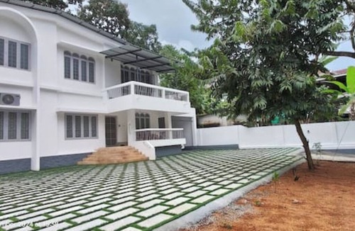 Kottayam House | Genesis spaces non AC upto 4 guests Kottayam