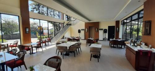 Laurel Bed & Breakfast | Girasol Tagaytay