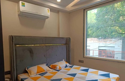 Pashim Vihar Apartment | Glamorous 3 BHK Apartment in Paschim Vihar West Delhi