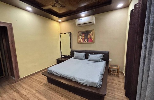 Noida Other | GoBravo 37: 2BHK Farm with Private Pool & Lawn,Perfect for Parties & Staycations