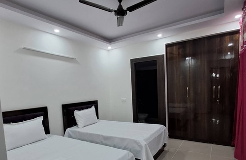 Ghaziabad Apartment | Gokul 3 BD Luxury Apartment D4-1205A Bharat City Teela Mod Ghaziabad NCR