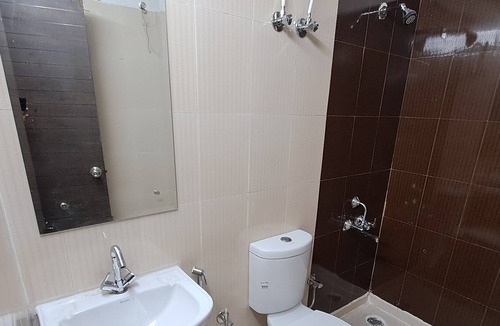 Ghaziabad Apartment | Gokul 3 BD Luxury Apartment D4-1205A Bharat City Teela Mod Ghaziabad NCR