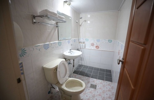 Daeheung-dong Hotel | Golden Hill