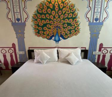Malviya Nagar Bed & Breakfast | Golden Peacock Heritage Home Stay
