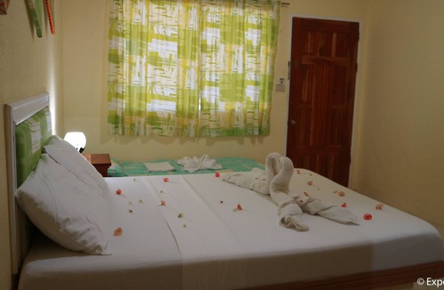 Yumbing Hotel | Golden Sunset Beach Club