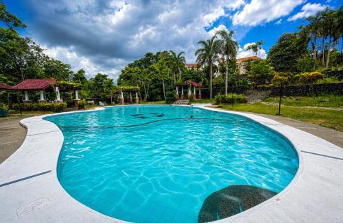 Tayabas City Resort | Graceland Resort Tayabas Quezon