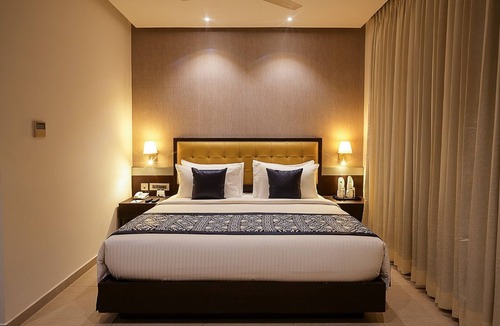 Alambagh Hotel | Grand Continent Malleshwaram A Sarovar Portico Affiliate Hotel