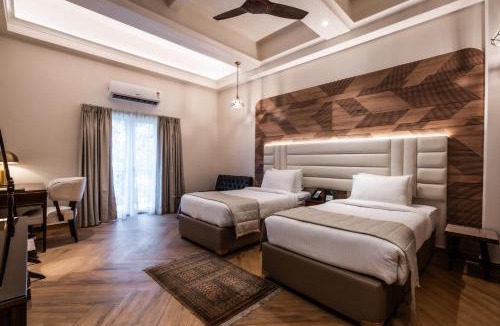 Fort Hotel | Grand Hotel Mumbai - Ballard Estate, Fort