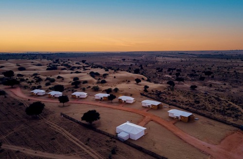 Kanoi RV Rental | Grand Khalifa Luxury Camp