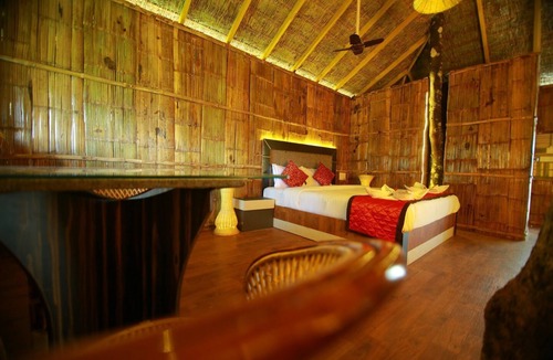 Chithirapuram Hotel | Green Trees Munnar