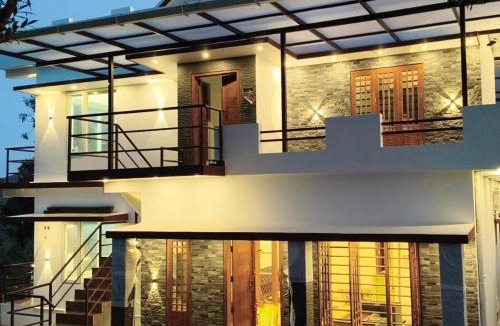 Elappara Villa | Greenshore 4BHK Pool Villa Vagamon