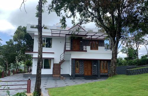 Elappara Villa | Greenshore 4BHK Pool Villa Vagamon