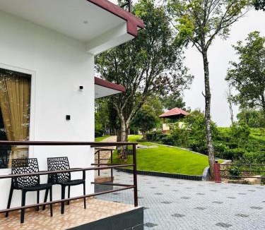 Elappara Villa | Greenshore 4BHK Pool Villa Vagamon