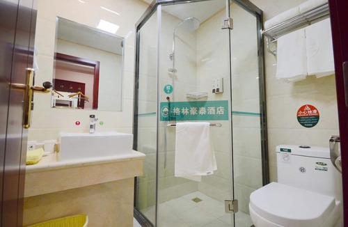 Huanggang Hotel | GreenTree Inn ShenZhen Huanggang Port South Futian Road Express Hotel