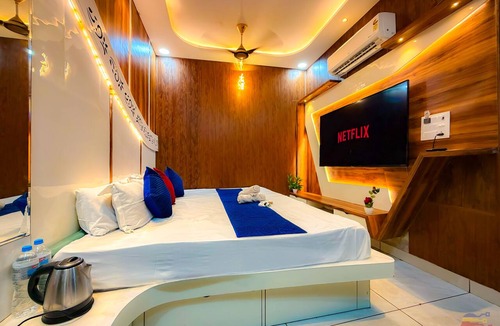 Mathura Hotel | Guruvayur Dham