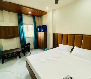 Udaipur City Centre Hotel | Gyanav Hotel and Restaurant