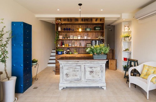 South Beach Bed & Breakfast | Haku Beach Days Inn