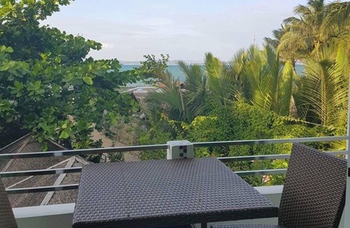 Malay Bed & Breakfast | Hangout Beach Resort