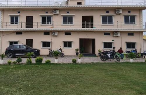 Naugarh Cabin | Harihar Palace