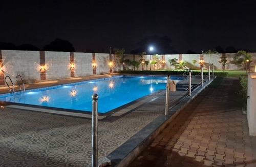Jaipur District Other | HAVELI RESORT FARMnn3-bedroom farmhouse in marvelous Hathod with AC, WiFi