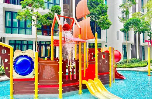 Ara Damansara Apartment | HD 1-8pax 2K1Q beds Ara Damansara near Subang Airport