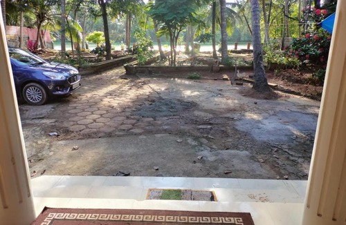 Thiruvananthapuram House | Heaven homestay lake view home