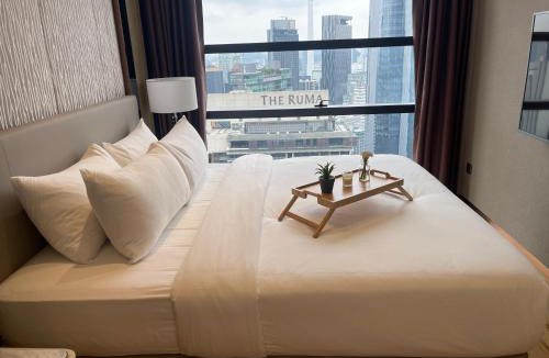 Golden Triangle Apartment | Hedge fssgv