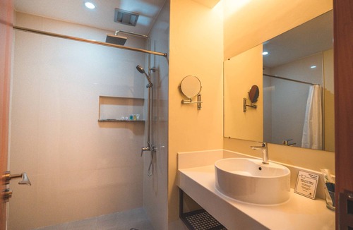 Dumaguete Hotel | Henia Hotel