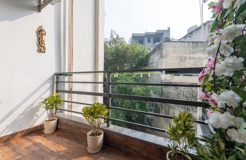 Sainik Farm Apartment | Heritage Homes Rosé - Luxury 2BHK Stay