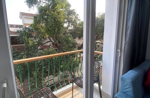 Arpora Villa | Hi5 Stays SEaRENITY Chic 2BHK with pool North Goa